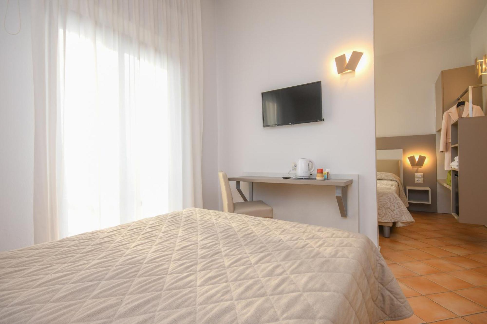 Riel Hotel
